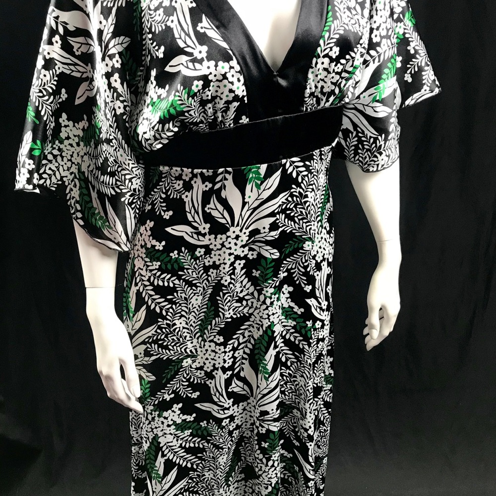 Intrigue Kimono dress black, green and white